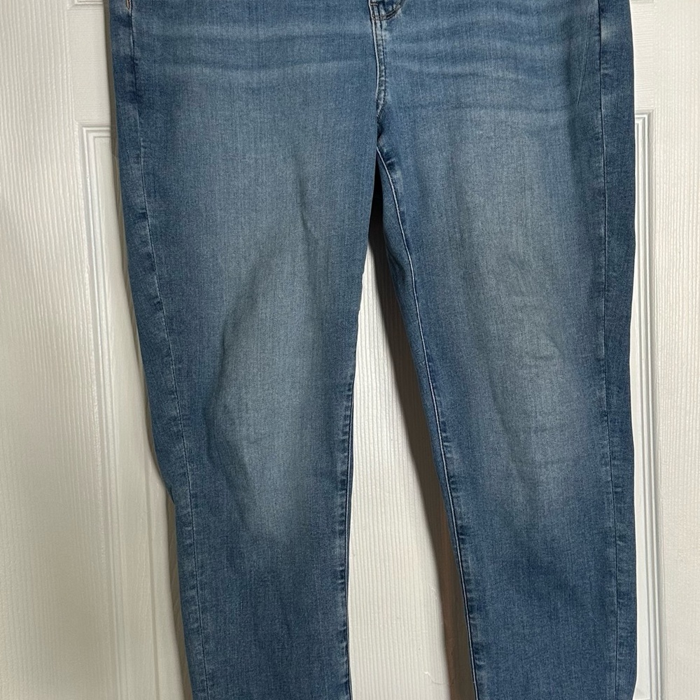 American Eagle Outfitters Light Blue Jeans Sz 16R EUC
